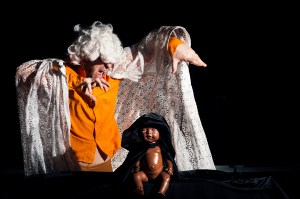 Supermarket Art Fair i Kulturhuset.Performance art, till DN Kultur